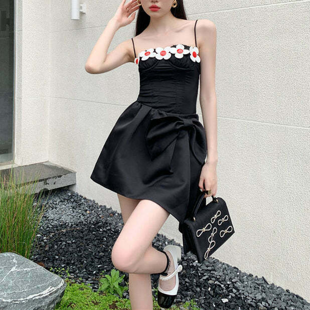 Beveled Bow Short Black Dress: Edgy 3D Design for Gen Z Fashionistas