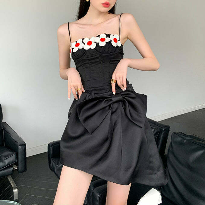 Beveled Bow Short Black Dress: Edgy 3D Design for Gen Z Fashionistas