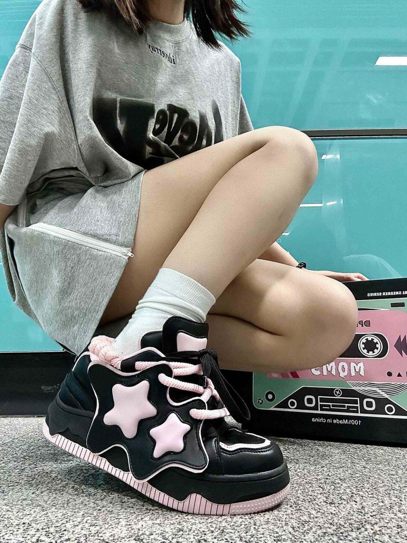 Gen Z K-POP Streetwear: Chunky Sole Sneakers for Trendy Couples