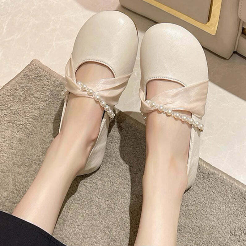 Gen Z Soft Leather Pearl Flats: Trendy K-POP Streetwear for Y2K Style