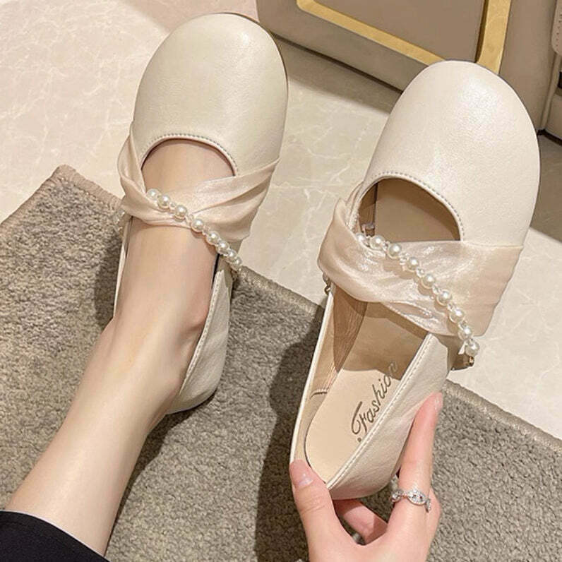 Gen Z Soft Leather Pearl Flats: Trendy K-POP Streetwear for Y2K Style