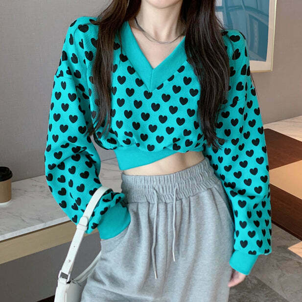 Heart-Print V-Neck Long-Sleeve Crop Sweatshirt for Gen Z Streetwear