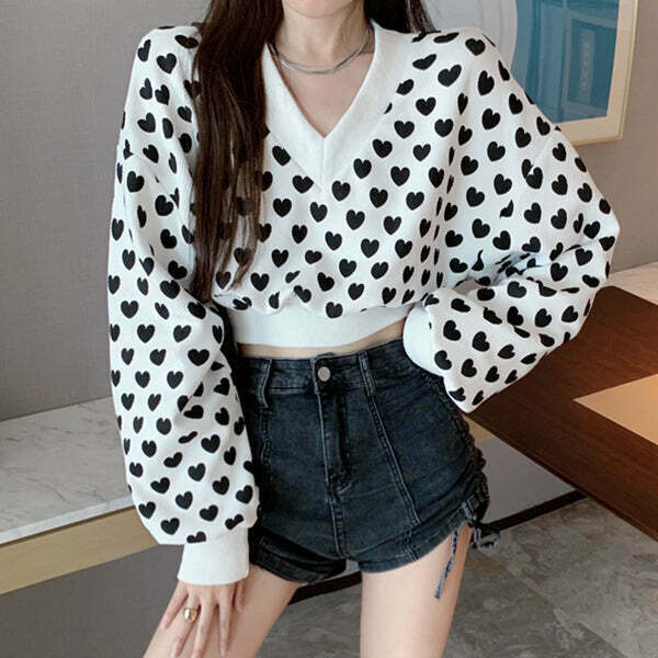 Heart-Print V-Neck Long-Sleeve Crop Sweatshirt for Gen Z Streetwear