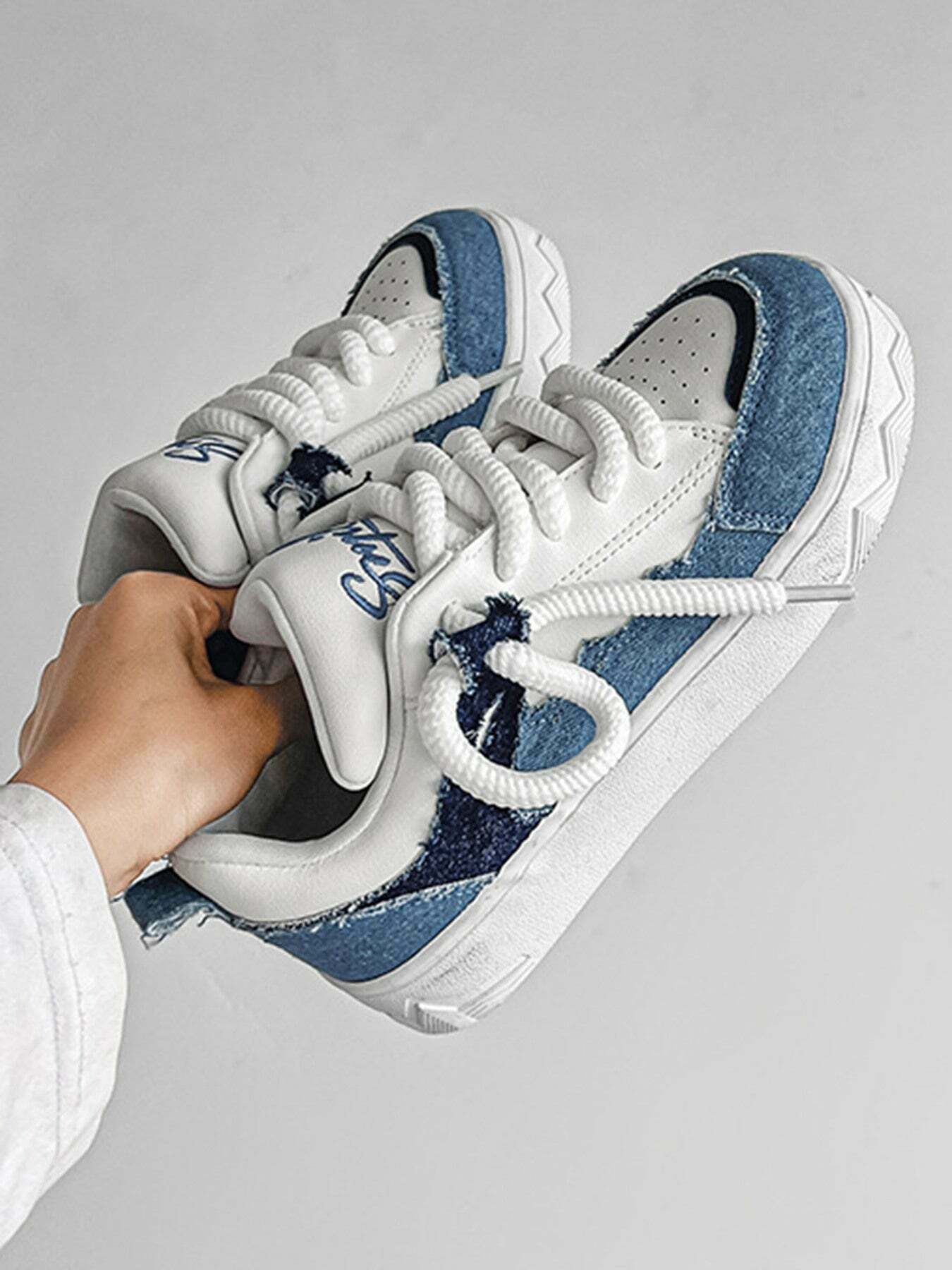 Stylish Gen Z Canvas Sneakers: Trendy, Breathable, Versatile