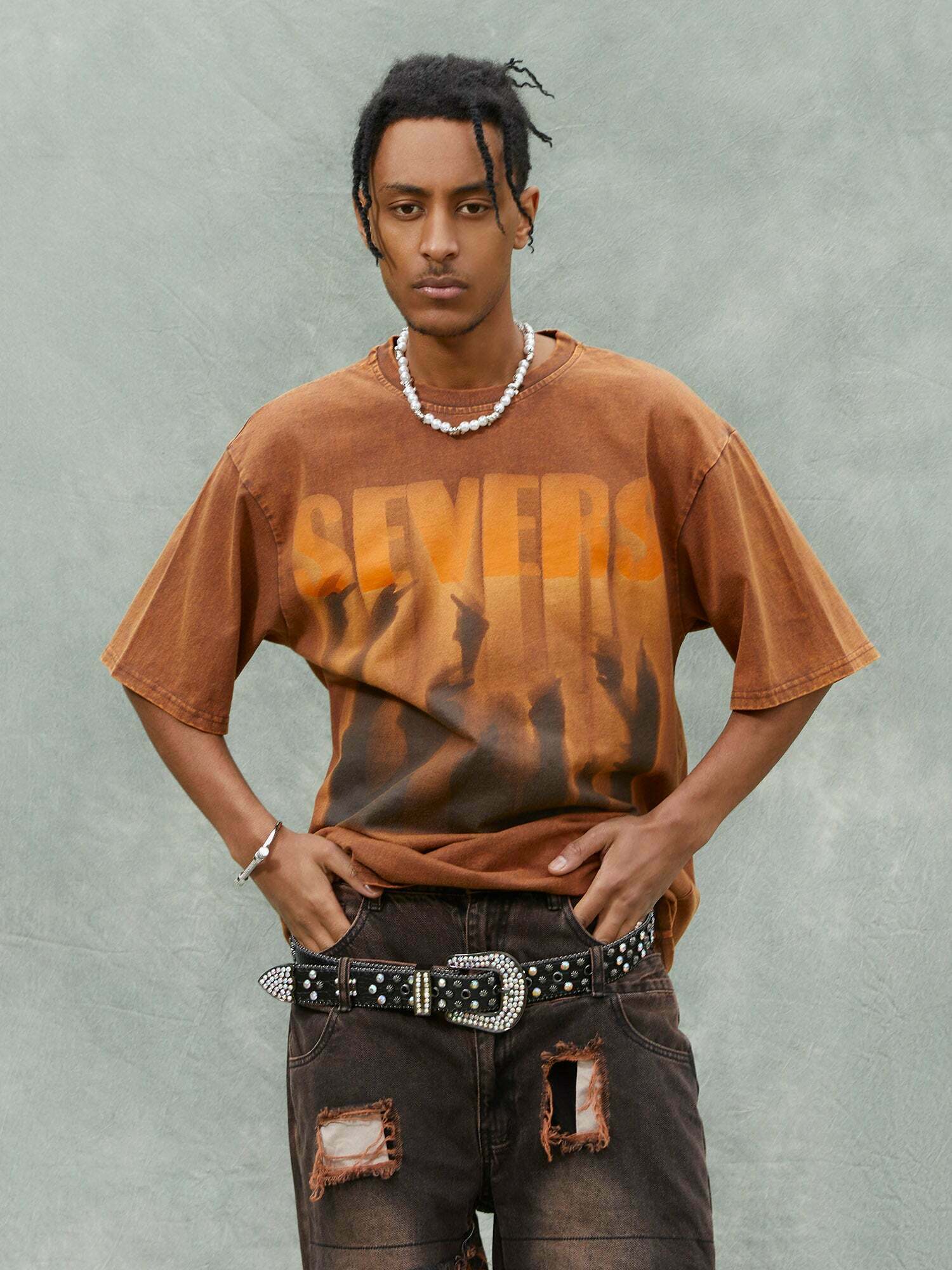 Washed Distressed Streetwear Tee with Rap Aesthetic for Gen Z and K-POP Fashion